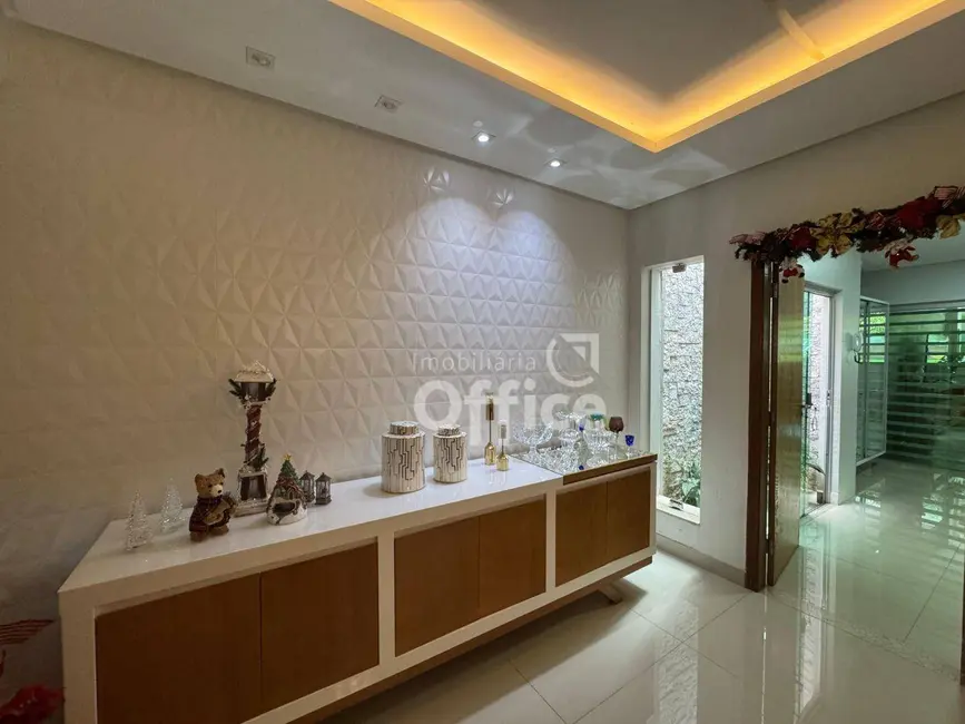 Casa com 3 quartos para alugar, 445m2 em Vila Santana, Anapolis - GO - imagem 7 Foto 7 de Casa com 3 quartos para alugar, 445m2 em Vila Santana, Anapolis - GO