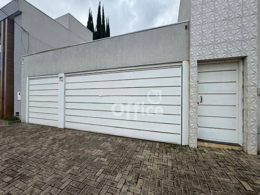 Casa com 3 quartos para alugar, 445m2 em Vila Santana, Anapolis - GO - imagem 1 Foto 1 de Casa com 3 quartos para alugar, 445m2 em Vila Santana, Anapolis - GO
