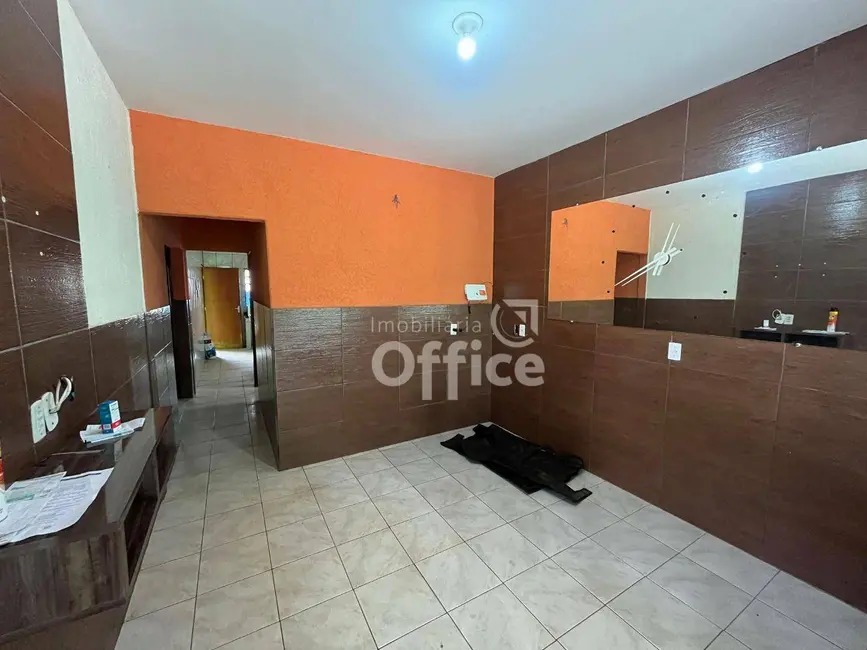 Foto 3 de Casa com 3 quartos à venda, 300m2 em Recanto do Sol, Anapolis - GO