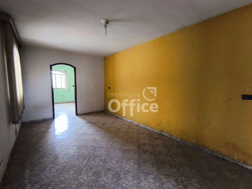 Foto 8 de Casa com 3 quartos à venda, 450m2 em Maracanã, Anapolis - GO