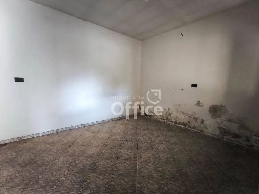 Foto 7 de Casa com 3 quartos à venda, 450m2 em Maracanã, Anapolis - GO
