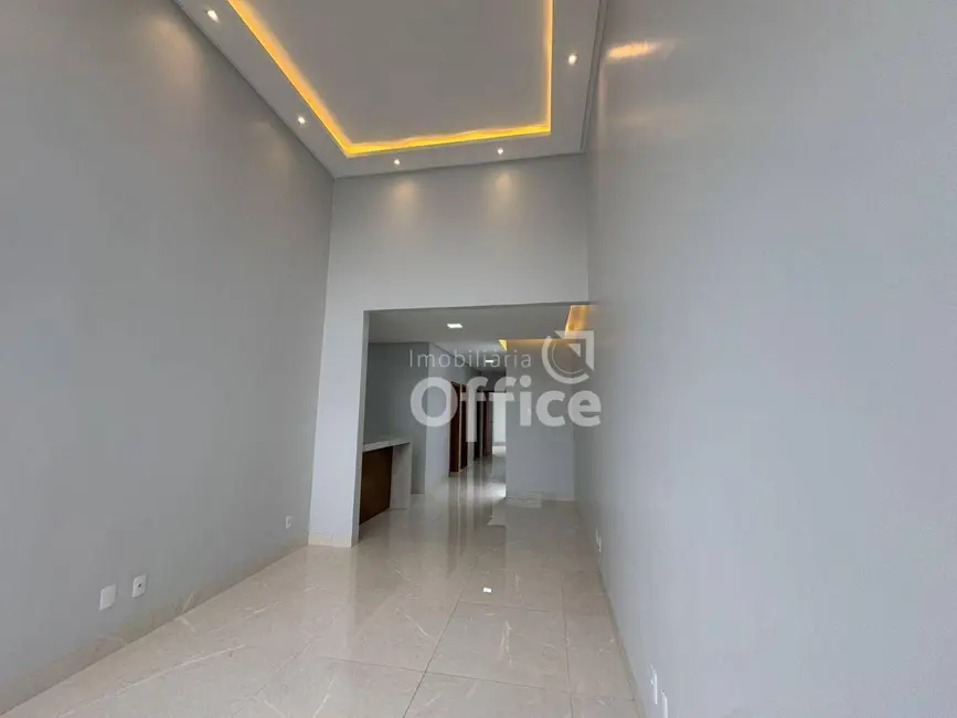 Sobrado com 4 quartos à venda, 150m2 em Residencial Alphaville, Anapolis - GO - imagem 2 Foto 2 de Sobrado com 4 quartos à venda, 150m2 em Residencial Alphaville, Anapolis - GO