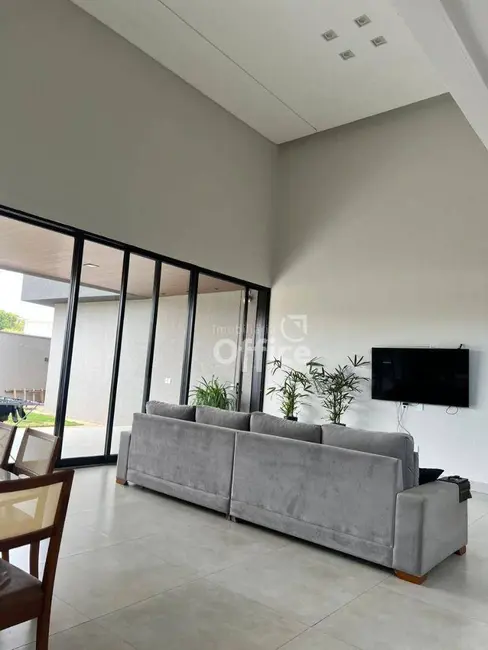 Foto 3 de Casa com 3 quartos à venda, 402m2 em Anápolis City, Anapolis - GO