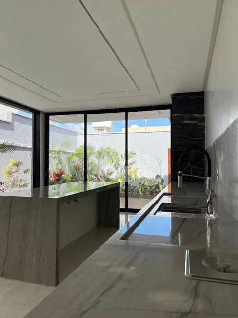 Foto 8 de Casa de Condomínio com 3 quartos à venda, 390m2 em Anapolis - GO