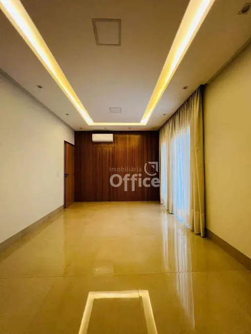 Foto 3 de Casa de Condomínio com 3 quartos à venda, 420m2 em Setor Bougainville, Anapolis - GO