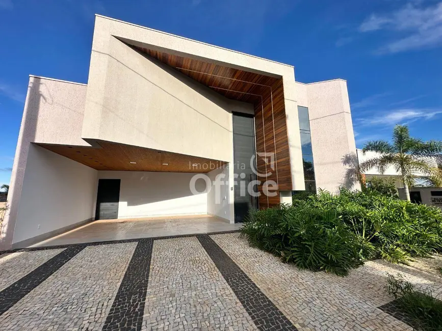 Foto 1 de Casa de Condomínio com 3 quartos à venda, 390m2 em Condomínio Residencial Grand Trianon, Anapolis - GO