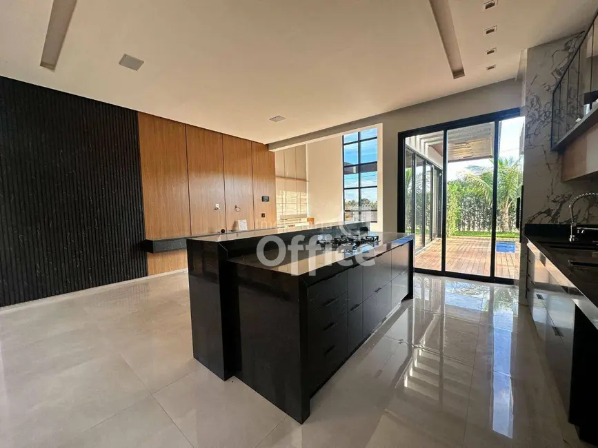 Casa de Condomínio com 4 quartos à venda, 490m2 em Condomínio Residencial Grand Trianon, Anapolis - GO - imagem 8 Foto 8 de Casa de Condomínio com 4 quartos à venda, 490m2 em Condomínio Residencial Grand Trianon, Anapolis - GO