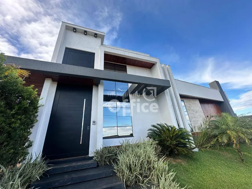 Casa de Condomínio com 4 quartos à venda, 490m2 em Condomínio Residencial Grand Trianon, Anapolis - GO - imagem 1 Foto 1 de Casa de Condomínio com 4 quartos à venda, 490m2 em Condomínio Residencial Grand Trianon, Anapolis - GO