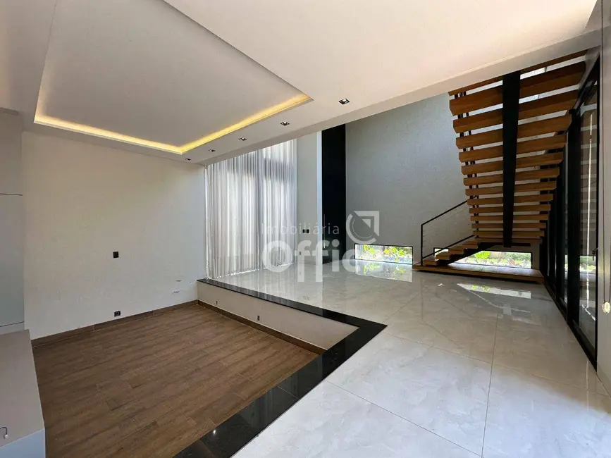 Foto 4 de Casa de Condomínio com 4 quartos à venda, 480m2 em Condomínio Residencial Grand Trianon, Anapolis - GO