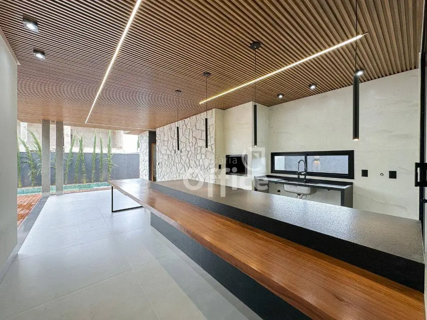 Foto 8 de Casa de Condomínio com 3 quartos à venda, 490m2 em Residencial Anaville, Anapolis - GO