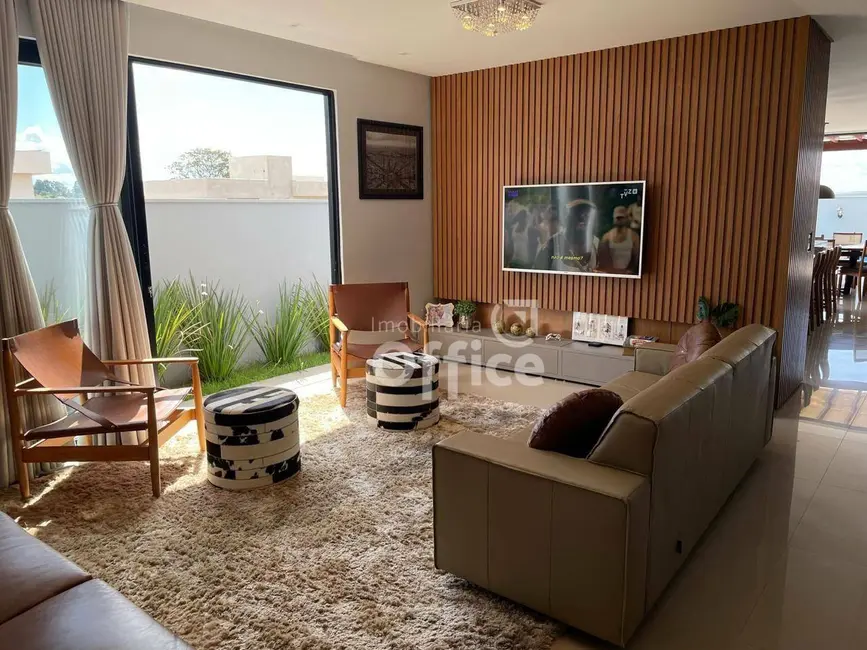 Foto 2 de Casa de Condomínio com 3 quartos à venda, 360m2 em Anapolis - GO