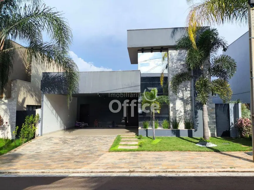 Foto 1 de Casa de Condomínio com 3 quartos à venda, 360m2 em Anapolis - GO