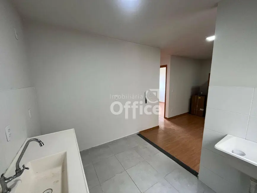 Foto 4 de Apartamento com 2 quartos à venda, 43m2 em Vila Jaiara, Anapolis - GO