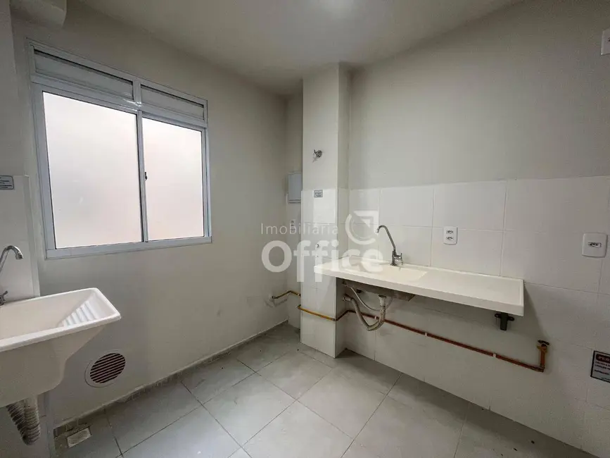Foto 2 de Apartamento com 2 quartos à venda, 43m2 em Vila Jaiara, Anapolis - GO