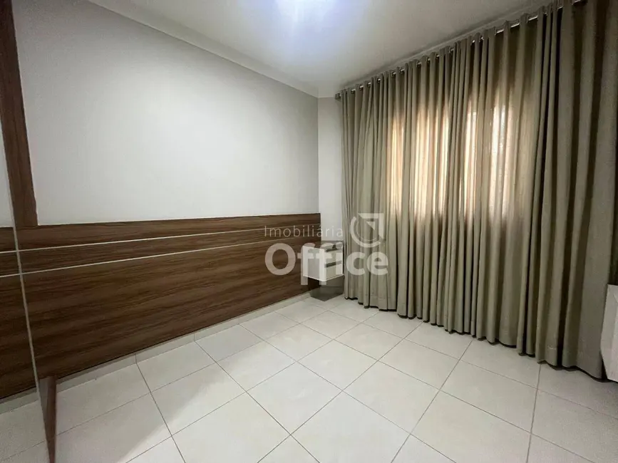 Foto 8 de Apartamento com 3 quartos à venda, 79m2 em Chácaras Colorado, Anapolis - GO