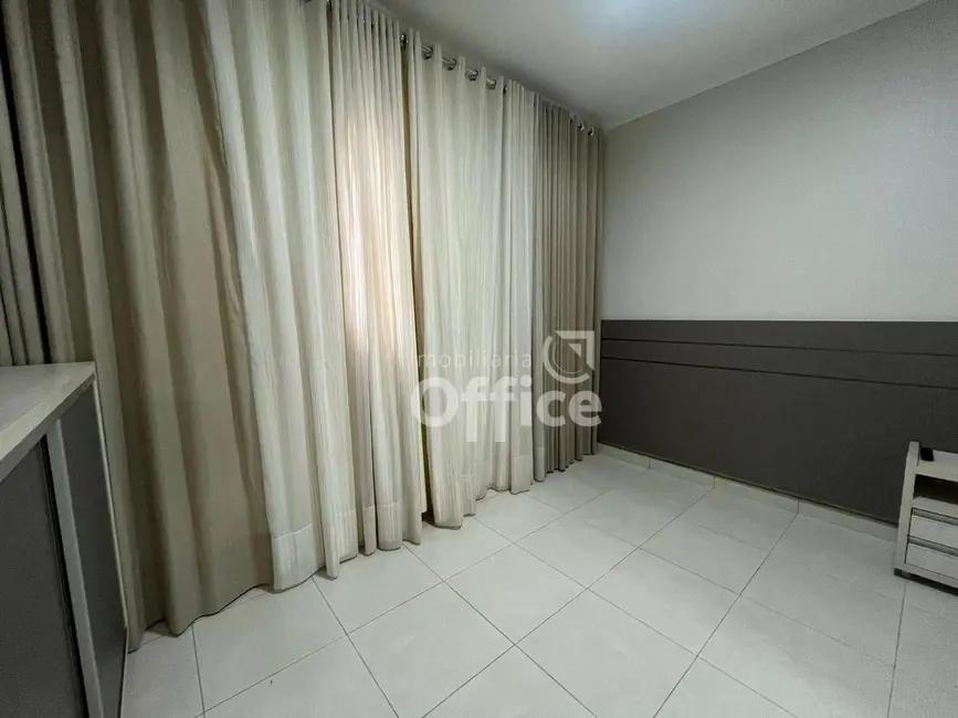 Foto 2 de Apartamento com 3 quartos à venda, 79m2 em Chácaras Colorado, Anapolis - GO