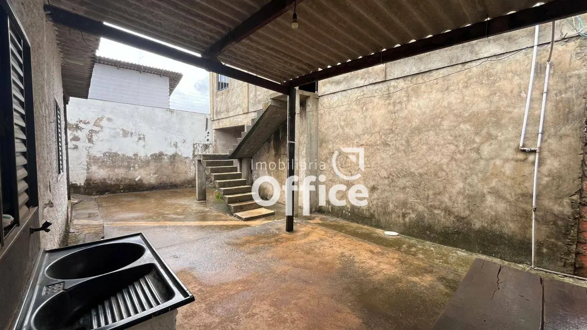 Foto 5 de Sobrado com 4 quartos à venda, 300m2 em Parque dos Pirineus, Anapolis - GO