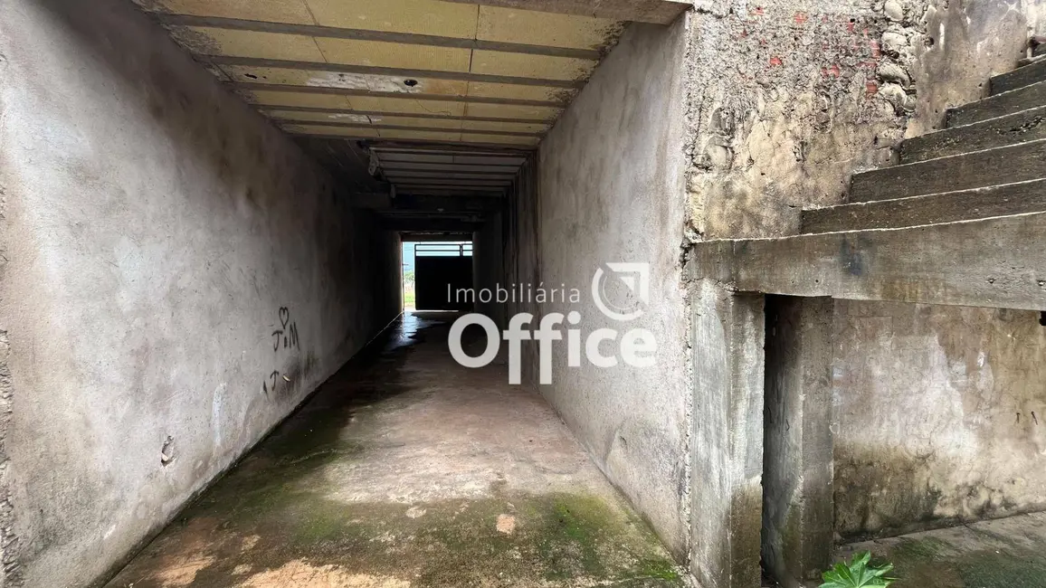 Foto 2 de Sobrado com 4 quartos à venda, 300m2 em Parque dos Pirineus, Anapolis - GO