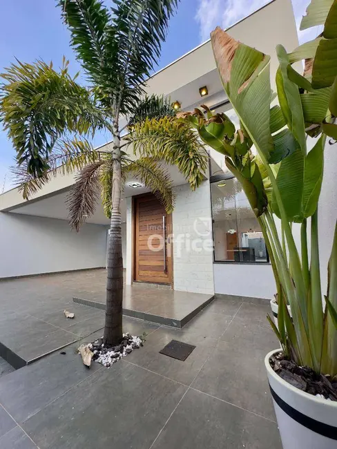 Casa com 3 quartos à venda, 200m2 em Residencial Ayrton Senna, Anapolis - GO - imagem 3 Foto 3 de Casa com 3 quartos à venda, 200m2 em Residencial Ayrton Senna, Anapolis - GO