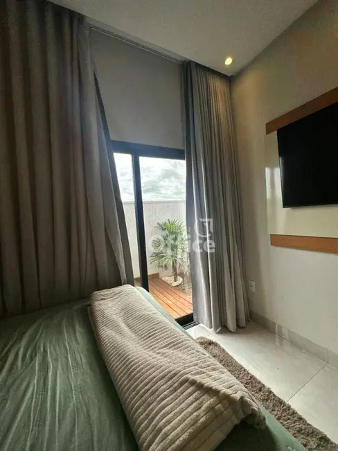 Casa de Condomínio com 3 quartos à venda, 360m2 em Anapolis - GO - imagem 2 Foto 2 de Casa de Condomínio com 3 quartos à venda, 360m2 em Anapolis - GO