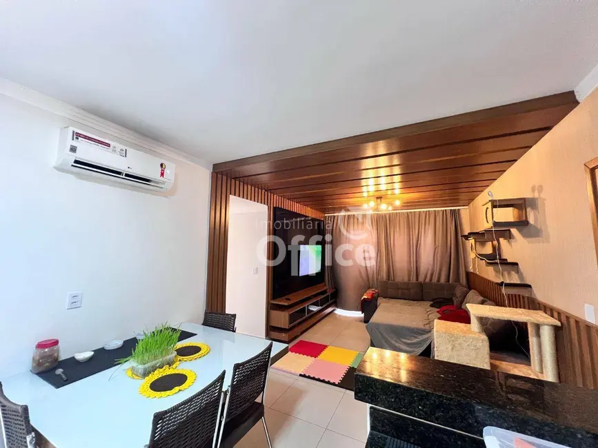 Foto 4 de Apartamento com 3 quartos à venda, 79m2 em Parque dos Pirineus, Anapolis - GO