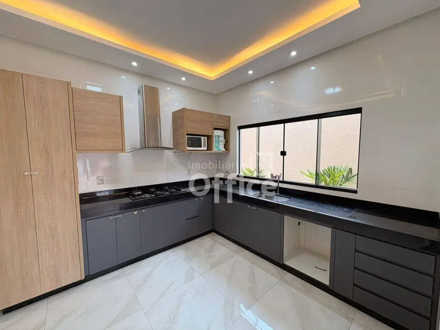 Casa com 3 quartos à venda, 230m2 em Nova Vila Jaiara, Anapolis - GO - imagem 2 Foto 2 de Casa com 3 quartos à venda, 230m2 em Nova Vila Jaiara, Anapolis - GO