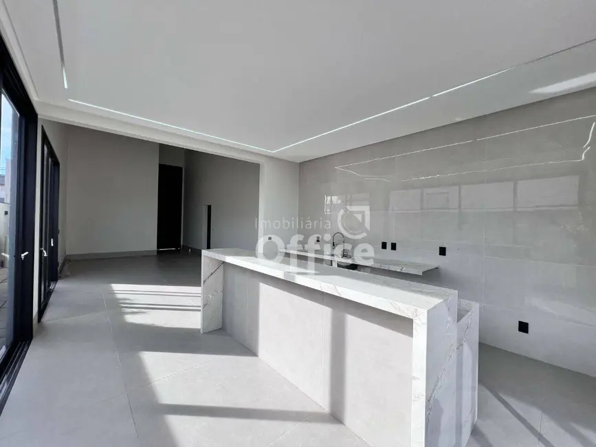 Casa de Condomínio com 4 quartos à venda, 360m2 em Anapolis - GO - imagem 5 Foto 5 de Casa de Condomínio com 4 quartos à venda, 360m2 em Anapolis - GO