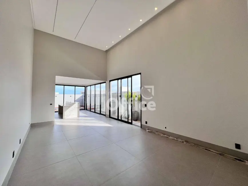 Casa de Condomínio com 4 quartos à venda, 360m2 em Anapolis - GO - imagem 2 Foto 2 de Casa de Condomínio com 4 quartos à venda, 360m2 em Anapolis - GO