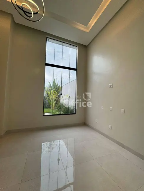 Foto 2 de Casa com 3 quartos à venda, 200m2 em Residencial Tangará, Anapolis - GO