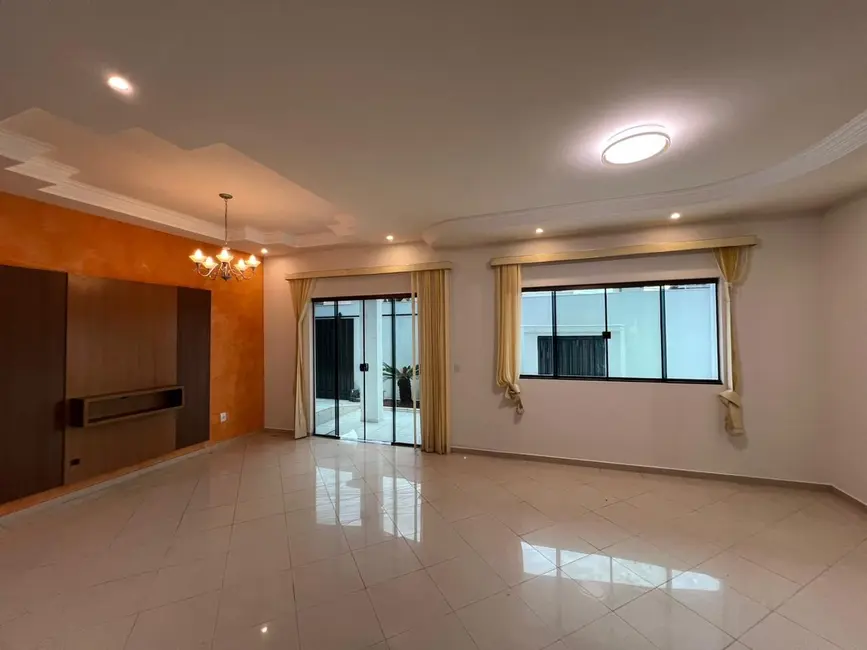 Foto 5 de Casa com 4 quartos para alugar, 330m2 em Residencial Araujoville, Anapolis - GO