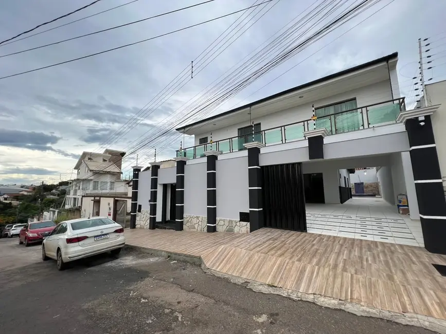 Foto 1 de Casa com 4 quartos para alugar, 330m2 em Residencial Araujoville, Anapolis - GO