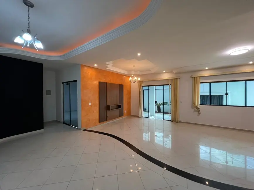 Foto 6 de Casa com 4 quartos para alugar, 330m2 em Residencial Araujoville, Anapolis - GO