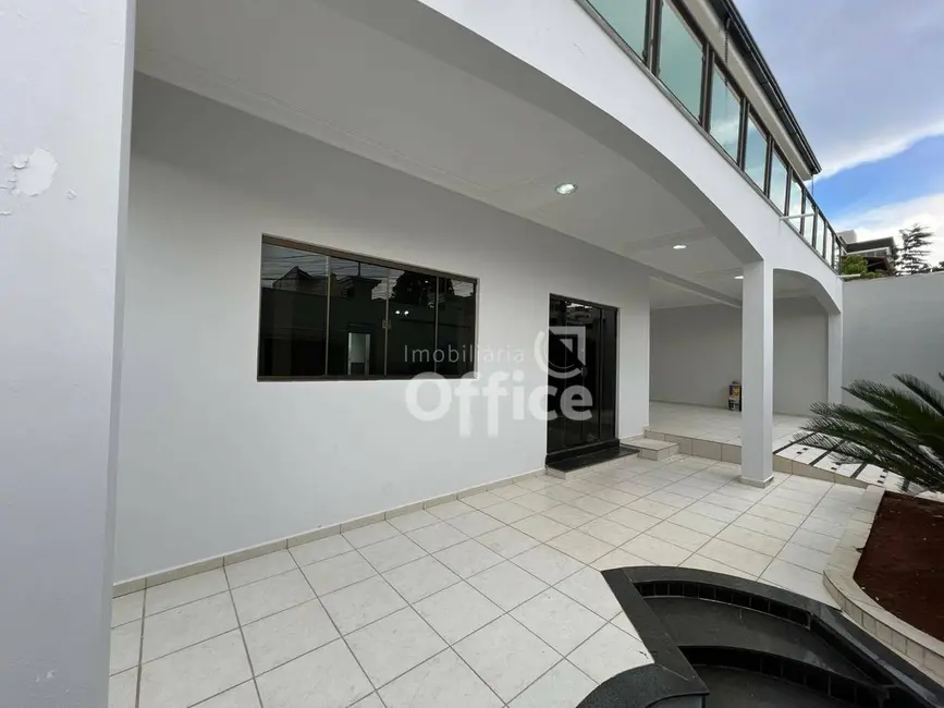 Foto 3 de Casa com 4 quartos para alugar, 330m2 em Residencial Araujoville, Anapolis - GO