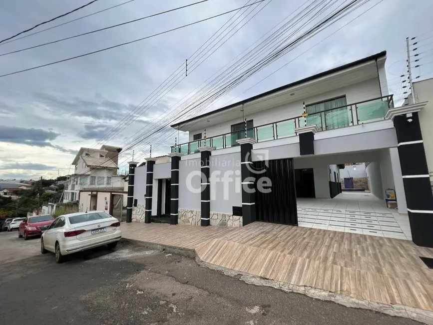 Foto 1 de Casa com 4 quartos para alugar, 330m2 em Residencial Araujoville, Anapolis - GO