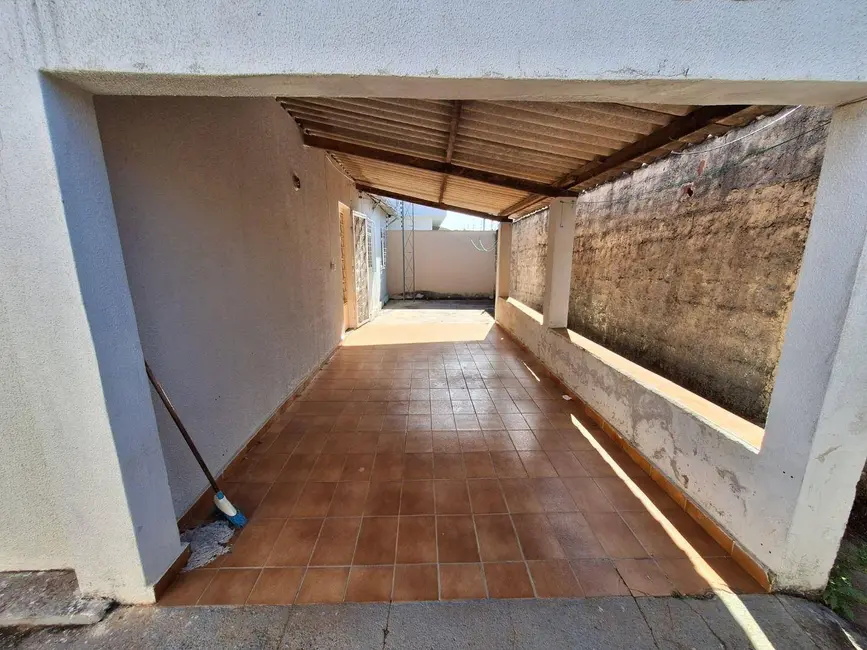 Foto 2 de Casa com 3 quartos à venda, 180m2 em Anapolis - GO