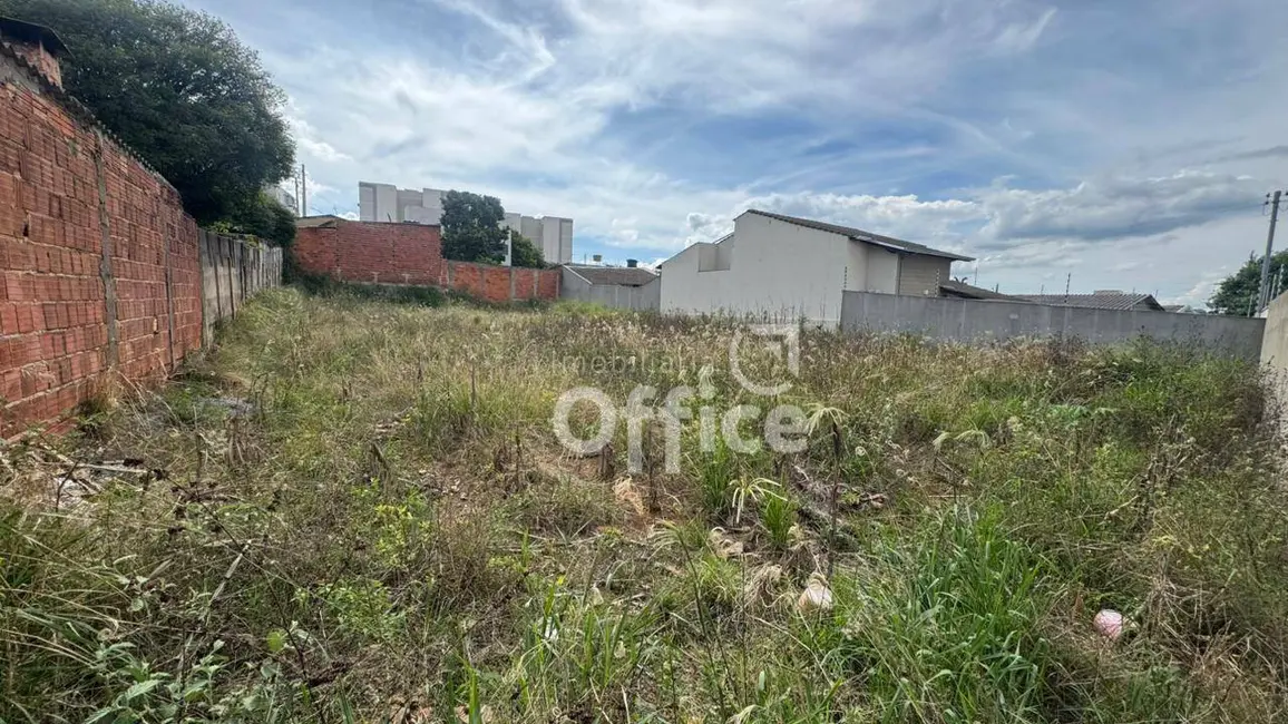 Foto 2 de Terreno / Lote à venda, 742m2 em Vila Jaiara, Anapolis - GO