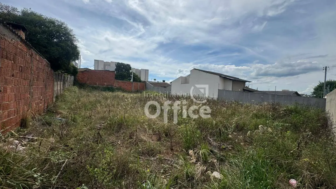 Foto 3 de Terreno / Lote à venda, 742m2 em Vila Jaiara, Anapolis - GO