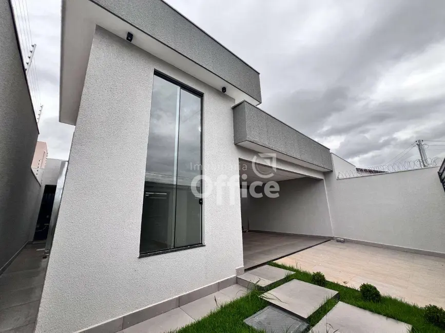 Casa com 3 quartos à venda, 200m2 em Jardim Itália, Anapolis - GO - imagem 2 Foto 2 de Casa com 3 quartos à venda, 200m2 em Jardim Itália, Anapolis - GO