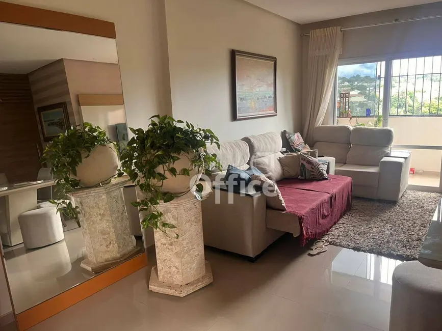 Foto 2 de Apartamento com 3 quartos à venda, 87m2 em Maracanã, Anapolis - GO