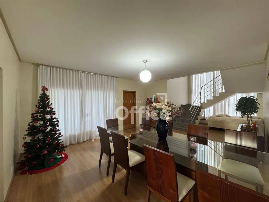 Foto 9 de Casa de Condomínio com 4 quartos para alugar, 2000m2 em Anapolis - GO