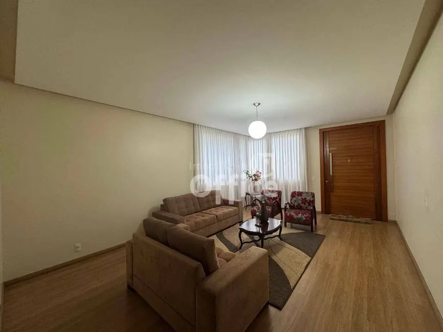 Foto 7 de Casa de Condomínio com 4 quartos para alugar, 2000m2 em Anapolis - GO