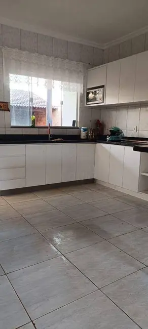 Foto 2 de Casa com 2 quartos à venda, 300m2 em Residencial Flor do Cerrado, Anapolis - GO