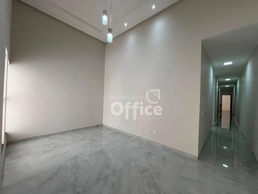 Foto 2 de Casa com 3 quartos à venda, 168m2 em Anapolis - GO