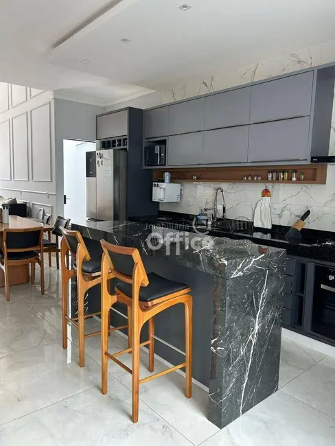 Foto 8 de Casa com 3 quartos à venda, 200m2 em Jardim Itália, Anapolis - GO