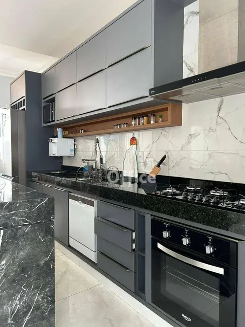 Foto 9 de Casa com 3 quartos à venda, 200m2 em Jardim Itália, Anapolis - GO