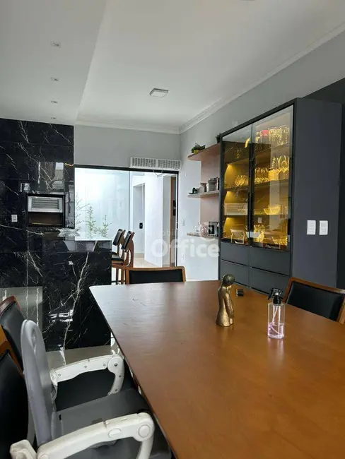 Foto 6 de Casa com 3 quartos à venda, 200m2 em Jardim Itália, Anapolis - GO