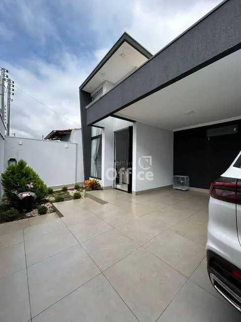 Foto 1 de Casa com 3 quartos à venda, 200m2 em Jardim Itália, Anapolis - GO