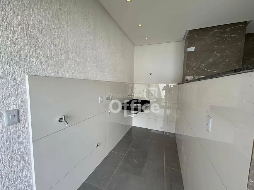 Foto 5 de Casa com 3 quartos à venda, 300m2 em Jardim Itália, Anapolis - GO