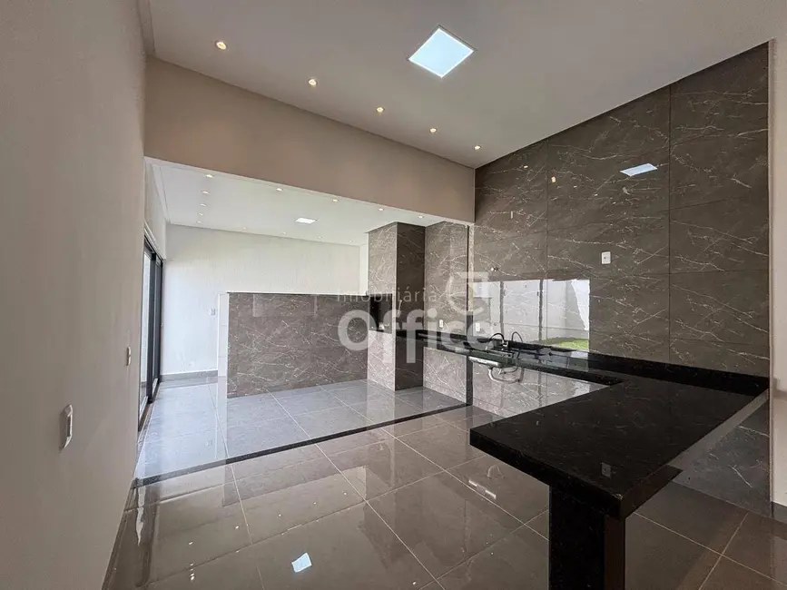 Foto 8 de Casa com 3 quartos à venda, 300m2 em Jardim Itália, Anapolis - GO
