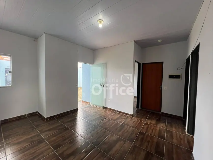 Foto 5 de Casa com 3 quartos para alugar, 200m2 em Residencial Gabriela, Anapolis - GO